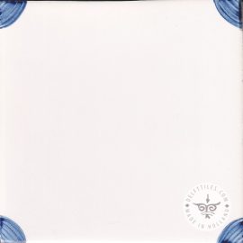 Corner decorated tile 29