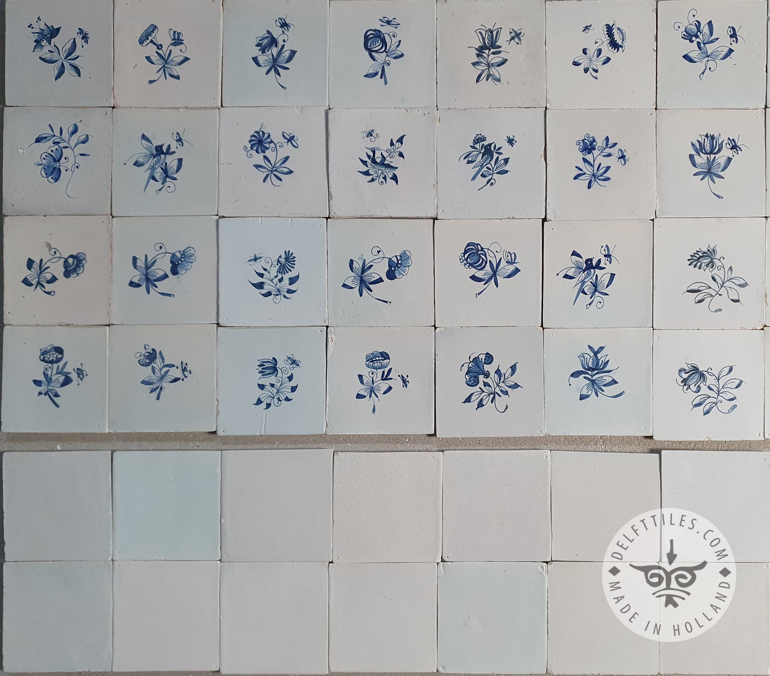 combination 18th Century Small Delft Blue Flowers and plain tiles